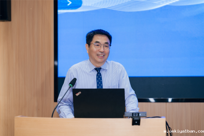 2025年气候变化与绿色低碳产业发展论坛在南京举行